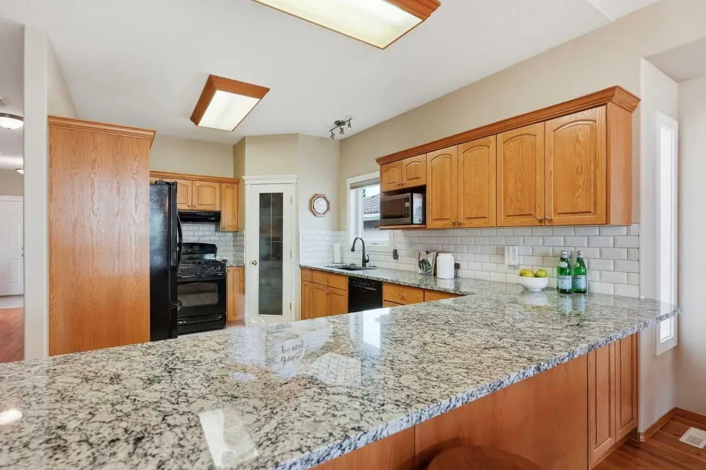 206 Scimitar Heath NW Calgary AB T3L 2E1