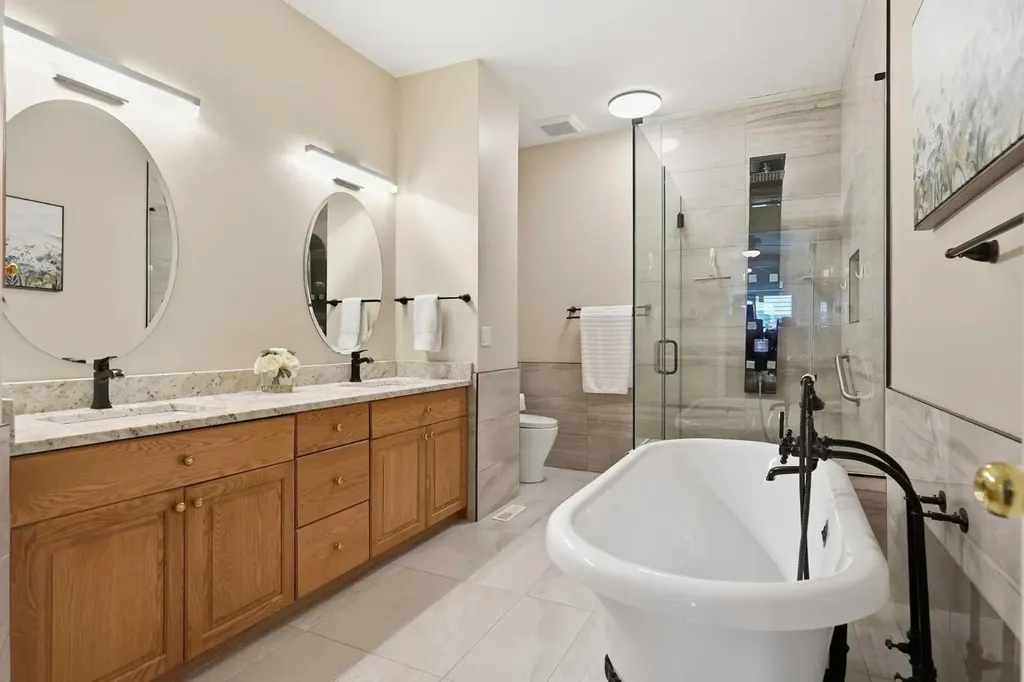 206 Scimitar Heath NW Calgary AB T3L 2E1