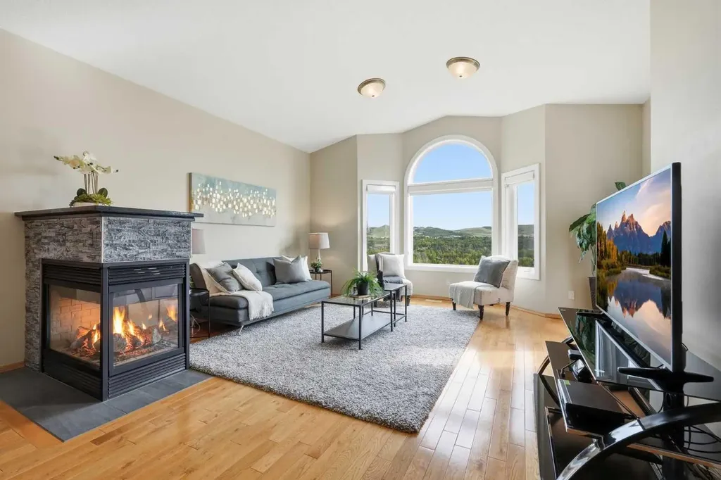 206 Scimitar Heath NW Calgary AB T3L 2E1
