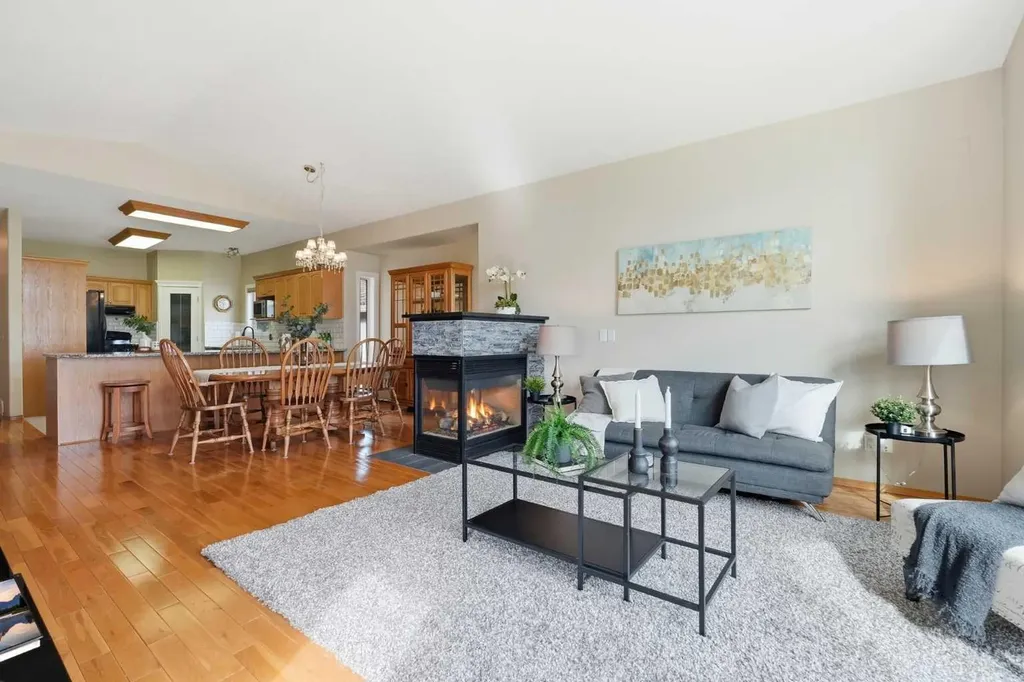 206 Scimitar Heath NW Calgary AB T3L 2E1