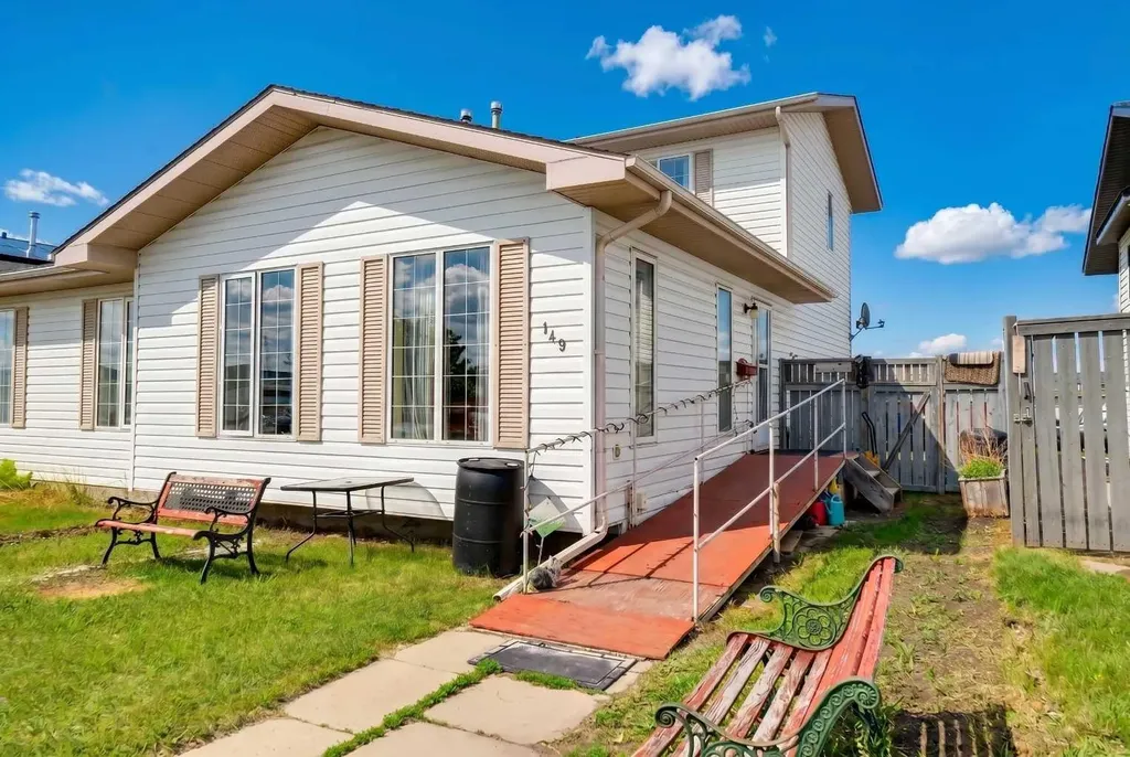 149 Silver Drive Blackfalds AB T0M0J0