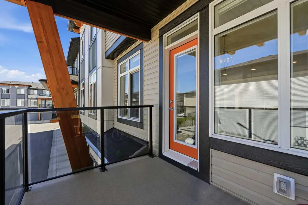 10060 46 Street NE Calgary AB T3J 2H8