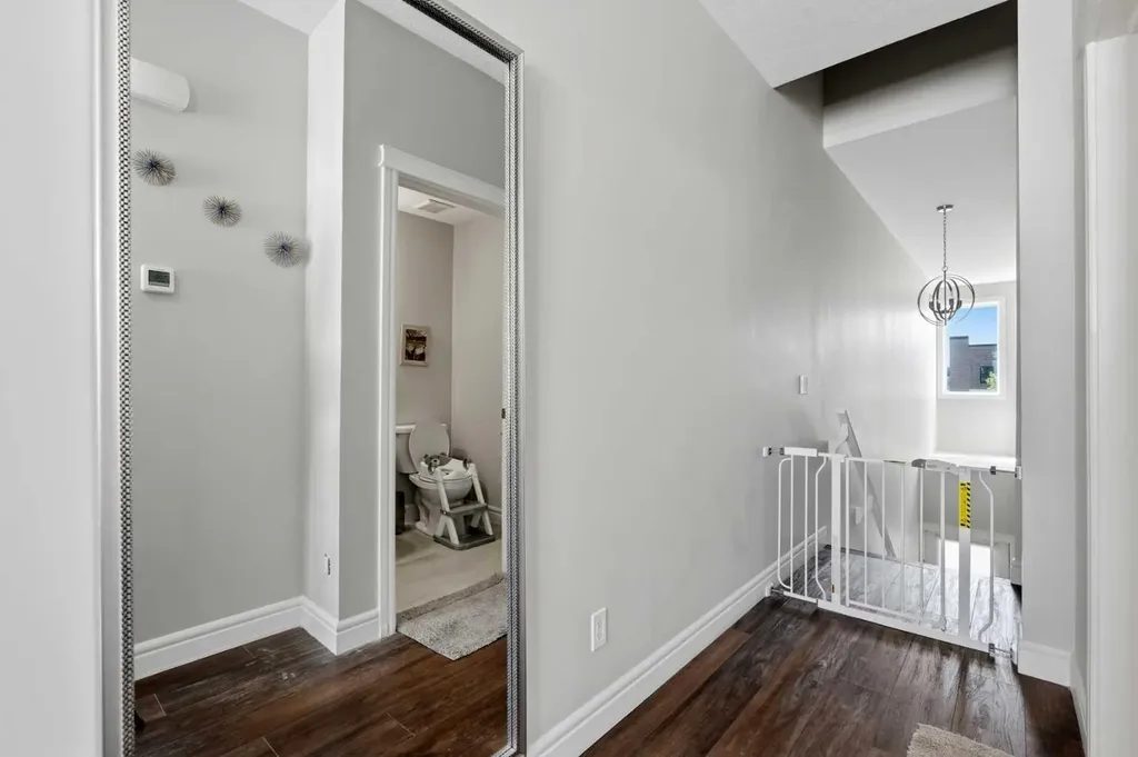 10060 46 Street NE Calgary AB T3J 2H8