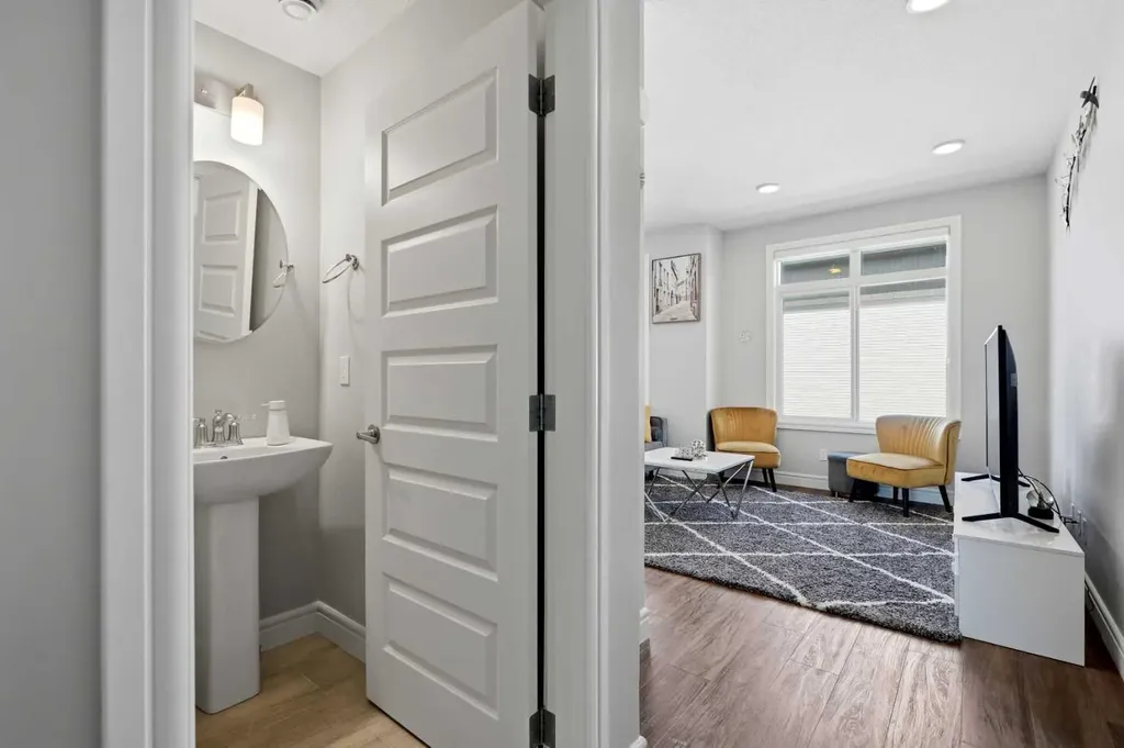 10060 46 Street NE Calgary AB T3J 2H8