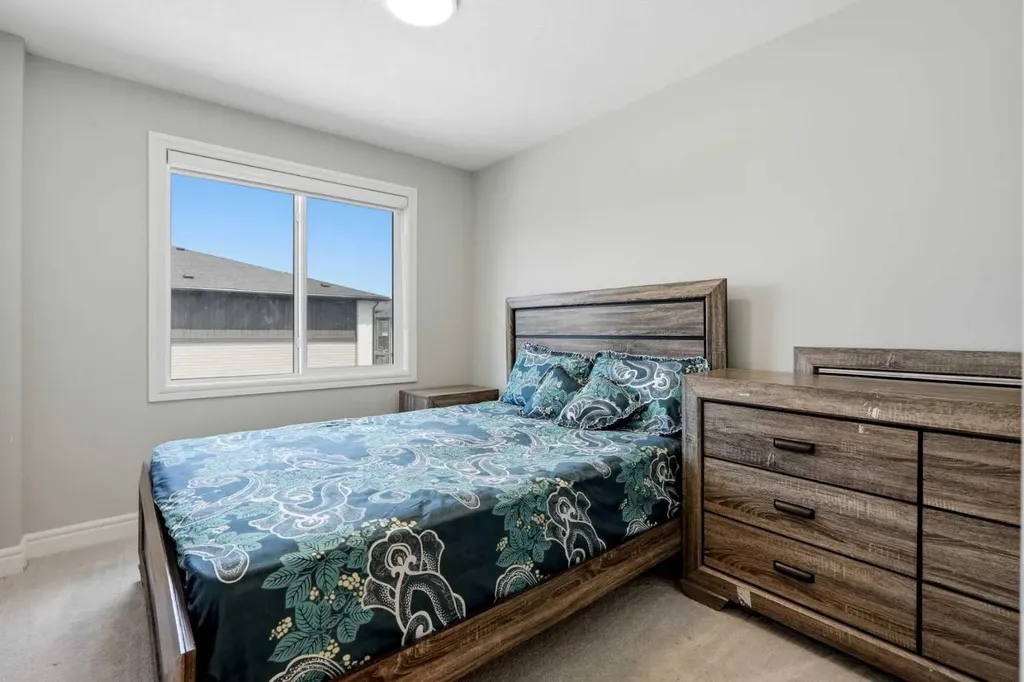 10060 46 Street NE Calgary AB T3J 2H8