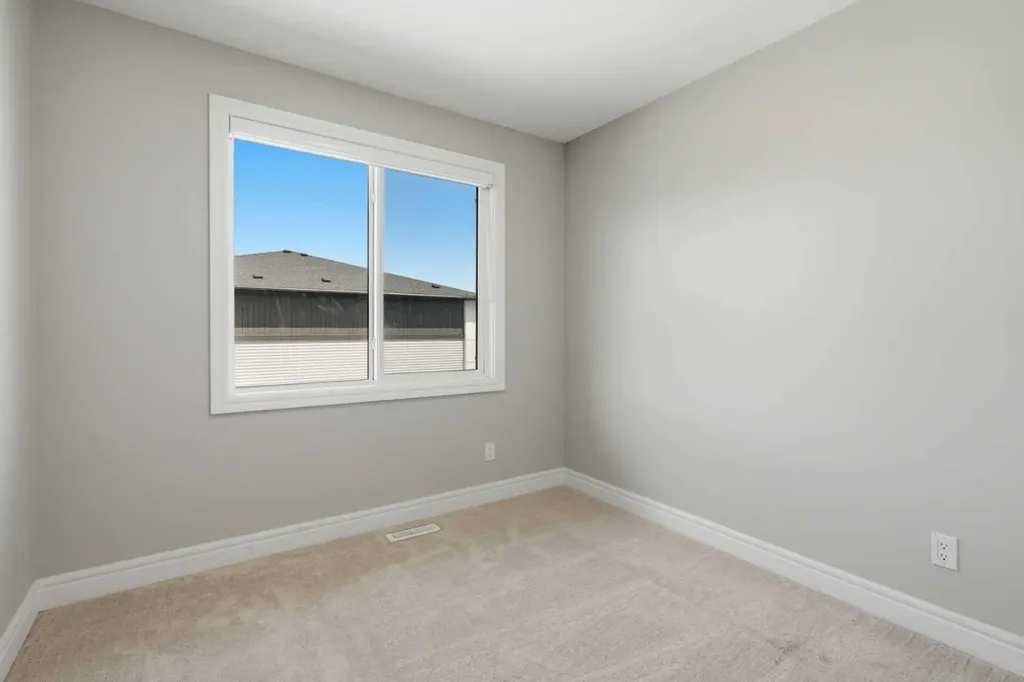 10060 46 Street NE Calgary AB T3J 2H8