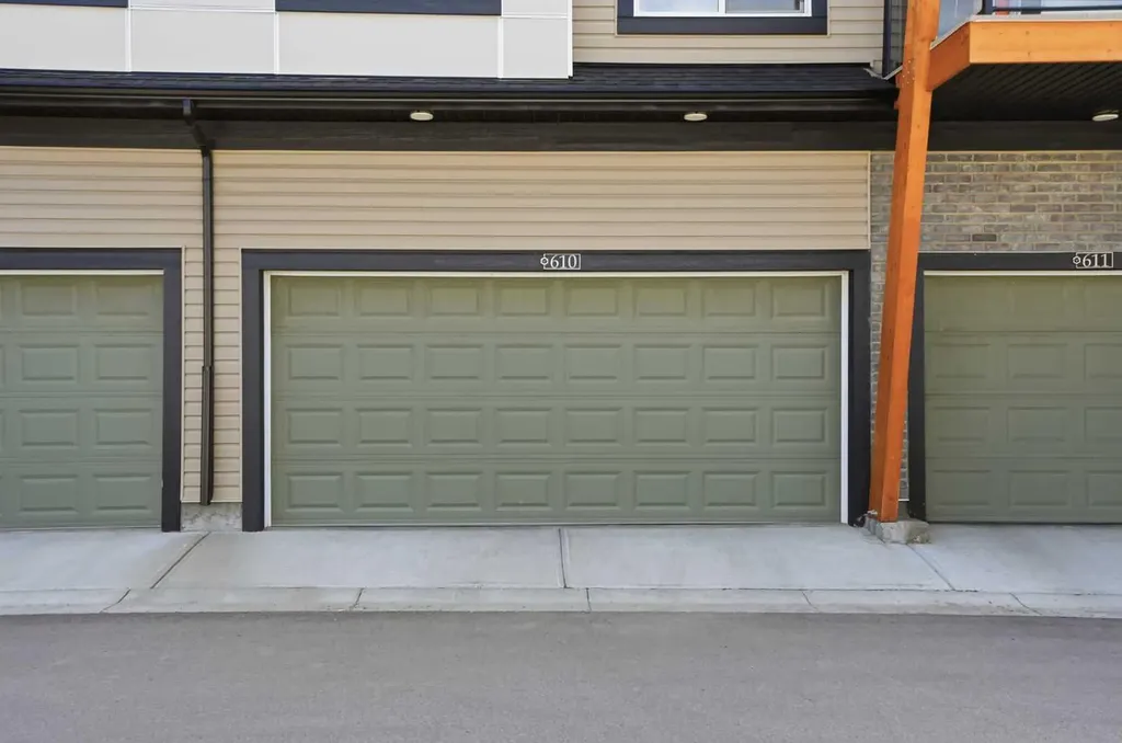 10060 46 Street NE Calgary AB T3J 2H8