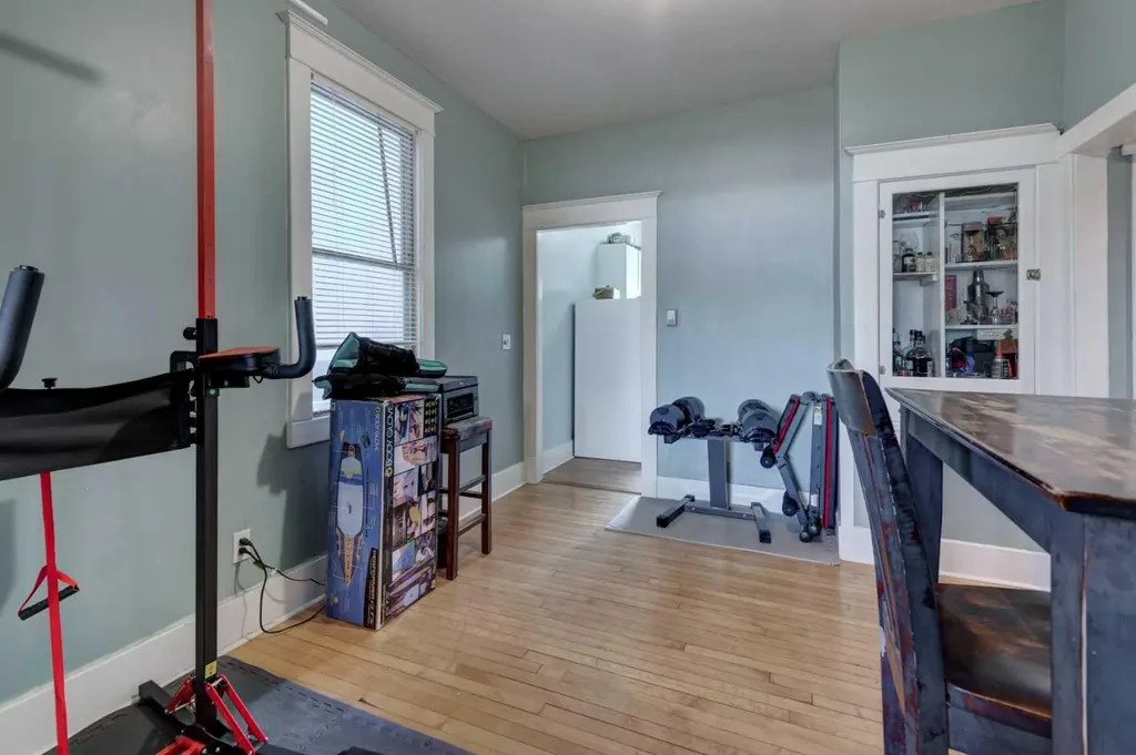 2213 8 Avenue SE Calgary AB T2G 0P2