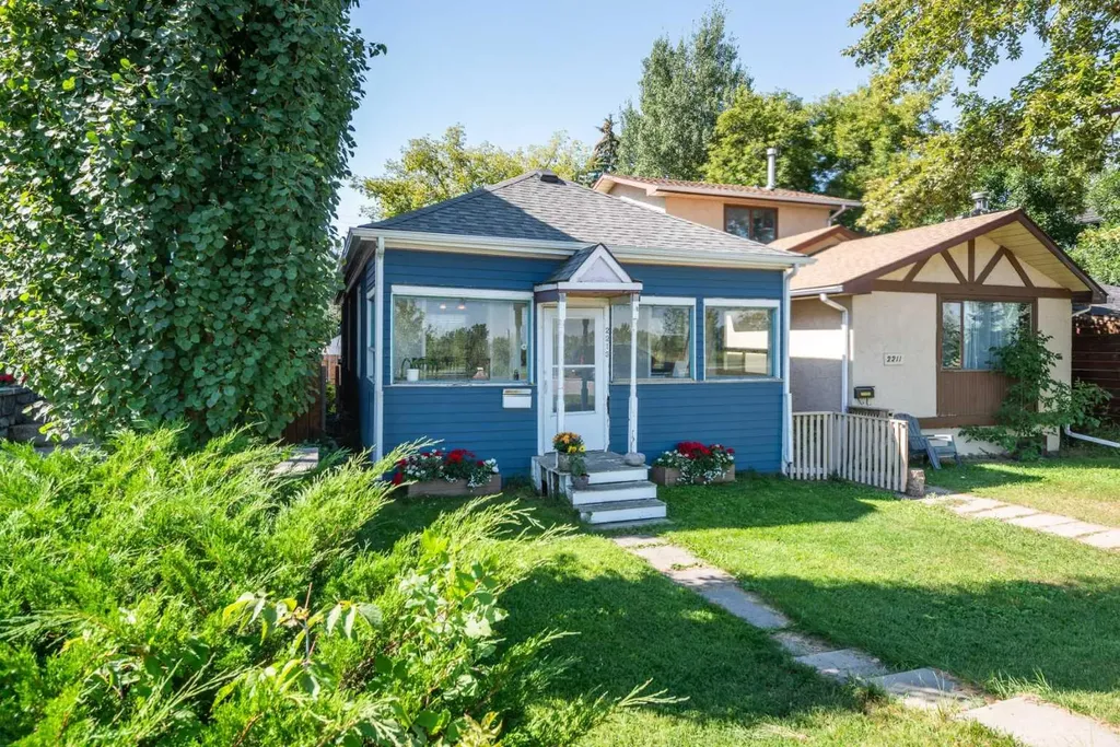2213 8 Avenue SE Calgary AB T2G 0P2