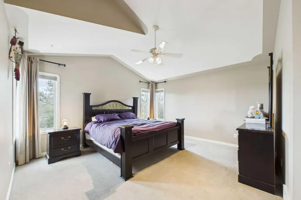 32 Lakes Close Lacombe AB T4L 1S4