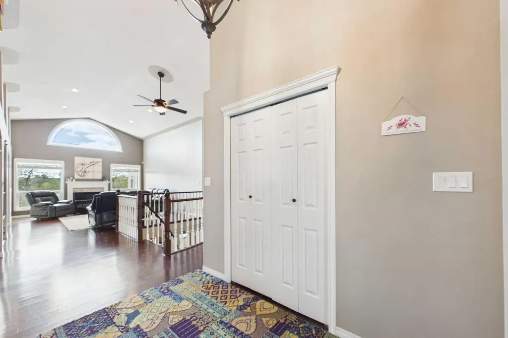 32 Lakes Close Lacombe AB T4L 1S4