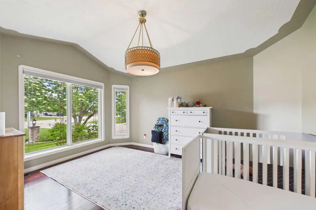 32 Lakes Close Lacombe AB T4L 1S4