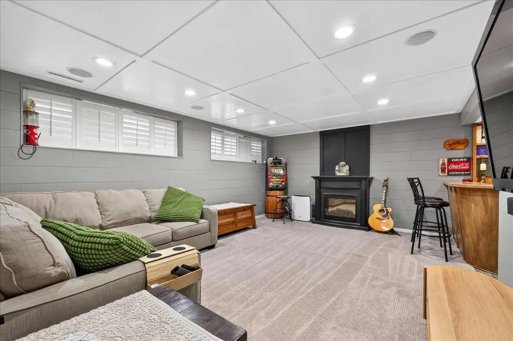 9715 Fairmount Drive SE Calgary AB T2J 0R9