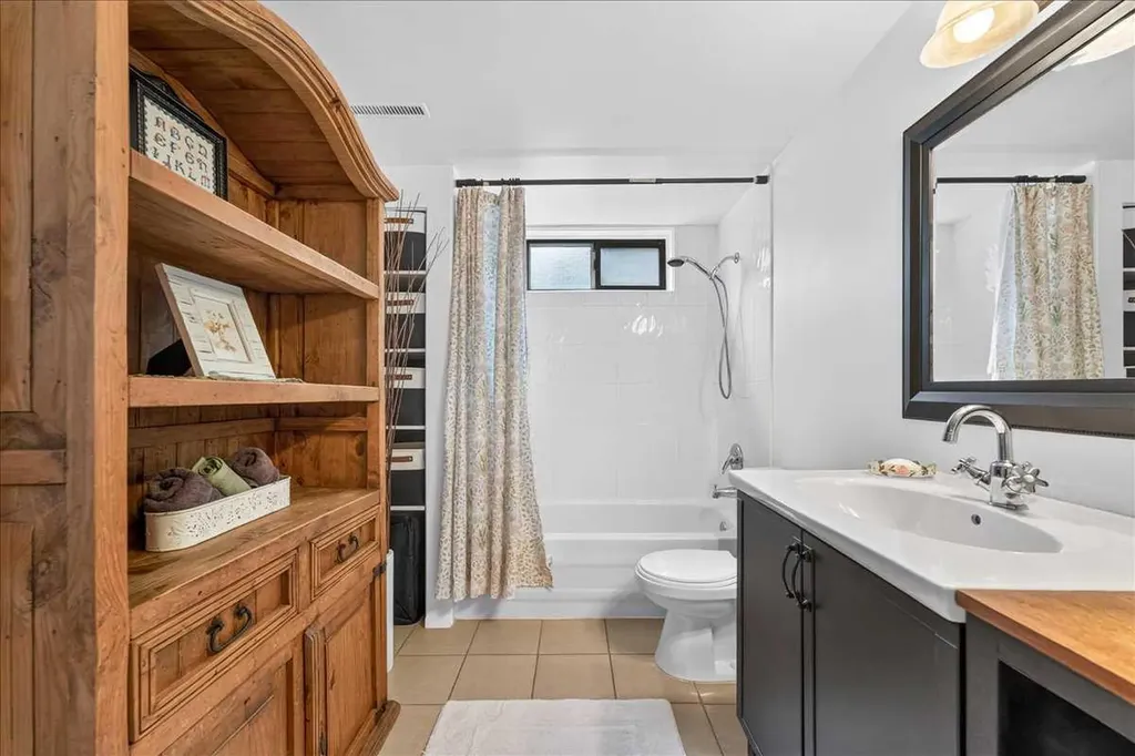 9715 Fairmount Drive SE Calgary AB T2J 0R9