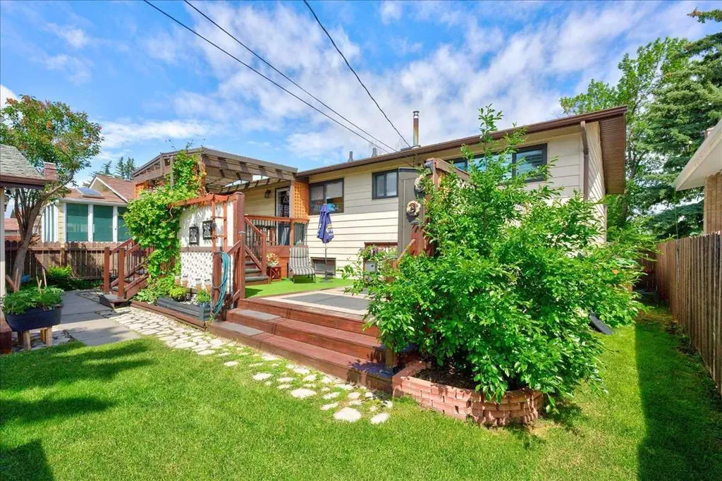9715 Fairmount Drive SE Calgary AB T2J 0R9
