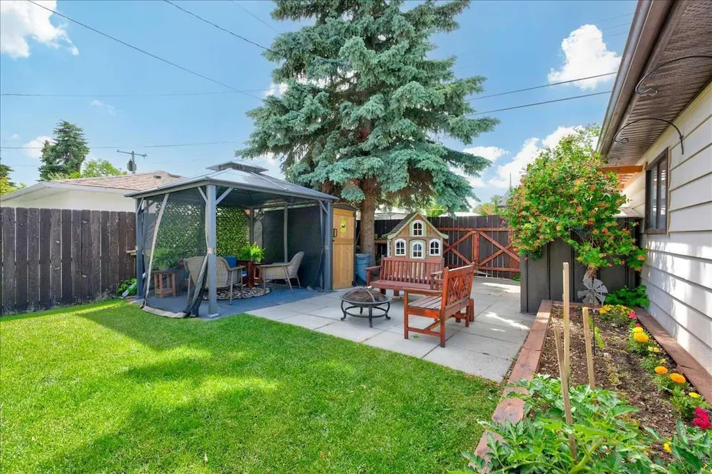 9715 Fairmount Drive SE Calgary AB T2J 0R9