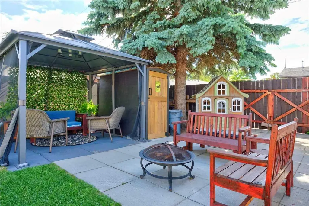 9715 Fairmount Drive SE Calgary AB T2J 0R9