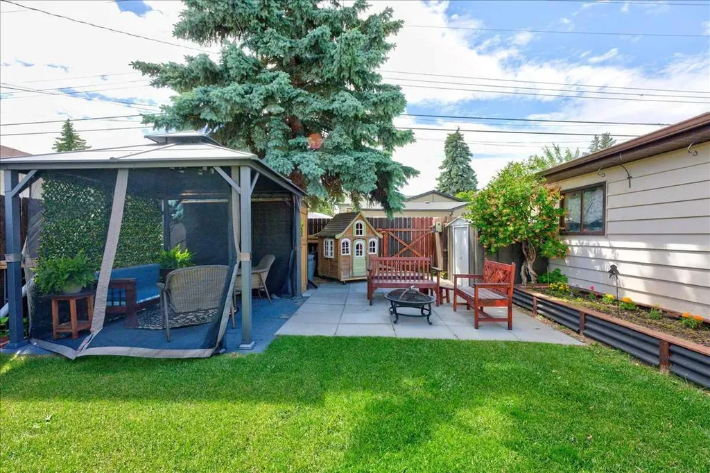 9715 Fairmount Drive SE Calgary AB T2J 0R9