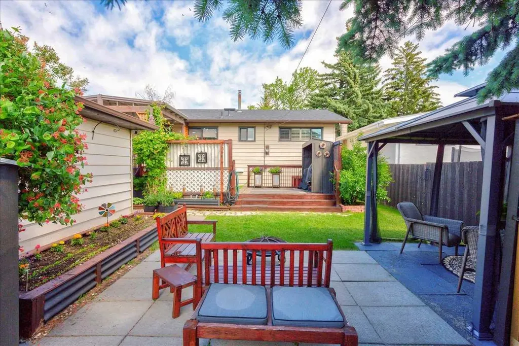 9715 Fairmount Drive SE Calgary AB T2J 0R9