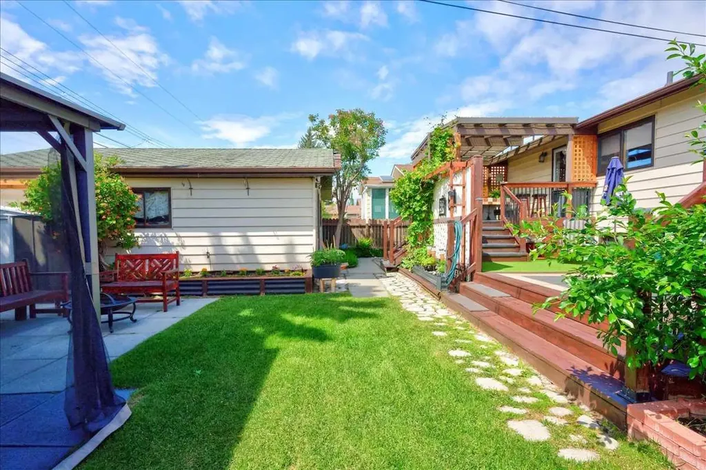 9715 Fairmount Drive SE Calgary AB T2J 0R9