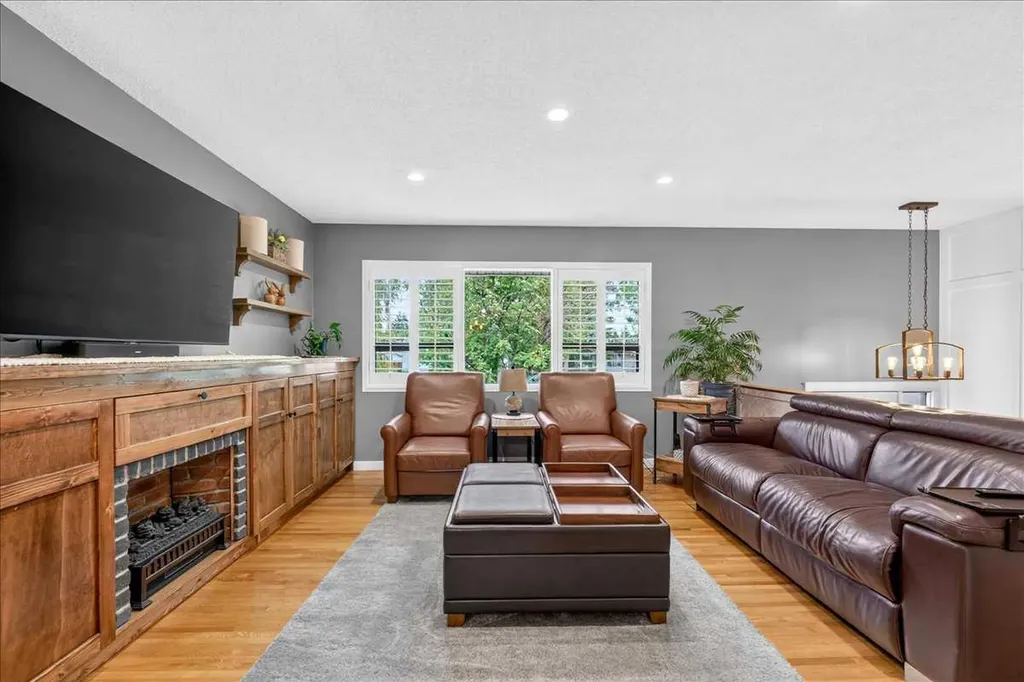 9715 Fairmount Drive SE Calgary AB T2J 0R9