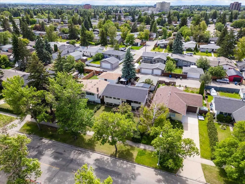 9715 Fairmount Drive SE Calgary AB T2J 0R9