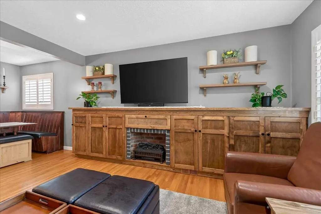 9715 Fairmount Drive SE Calgary AB T2J 0R9