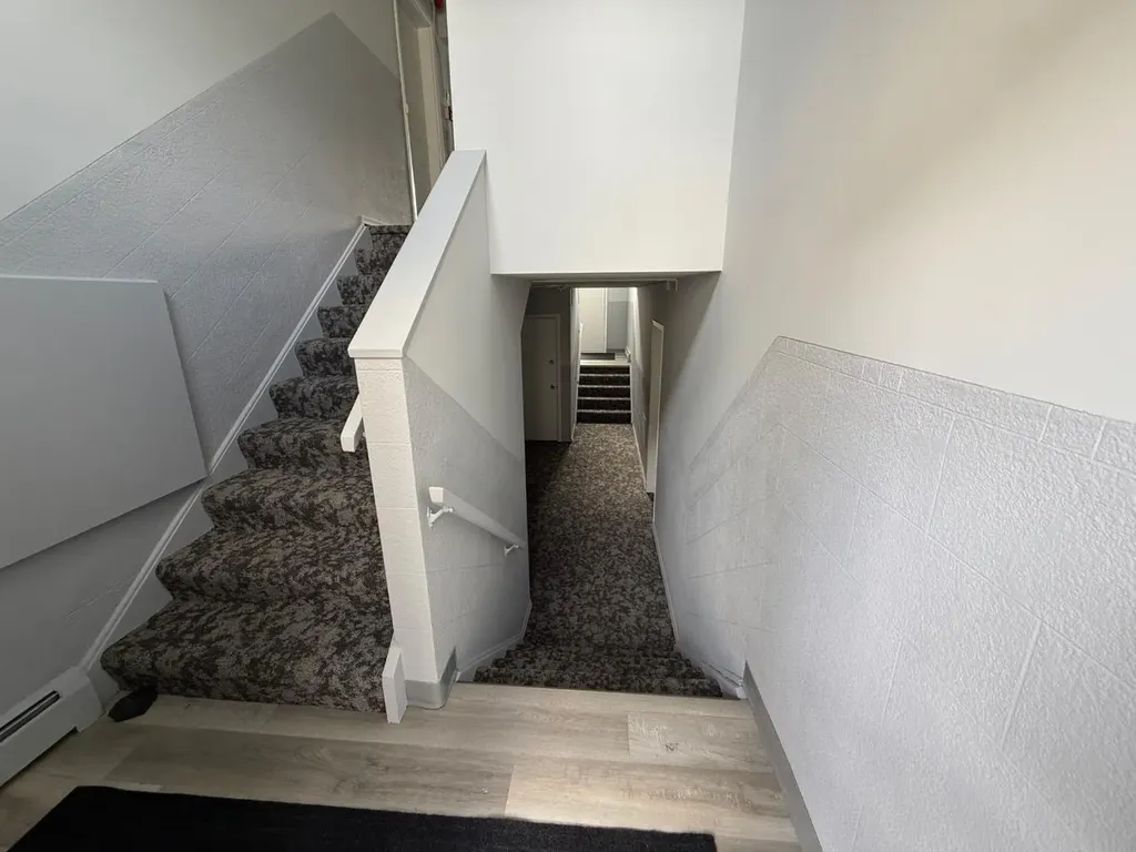 2712/2716 Brentwood Boulevard NW Calgary AB T2L 1J4