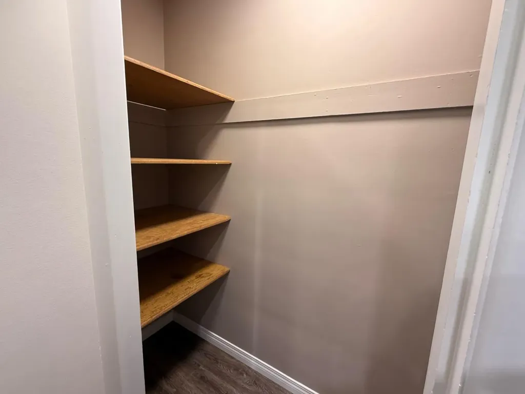 2712/2716 Brentwood Boulevard NW Calgary AB T2L 1J4