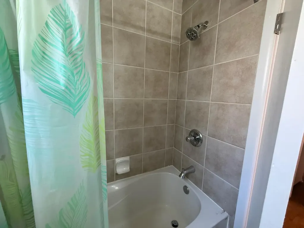 2712/2716 Brentwood Boulevard NW Calgary AB T2L 1J4