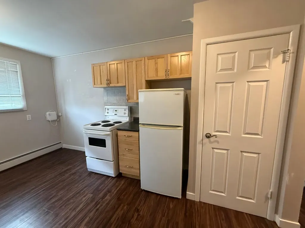 2712/2716 Brentwood Boulevard NW Calgary AB T2L 1J4