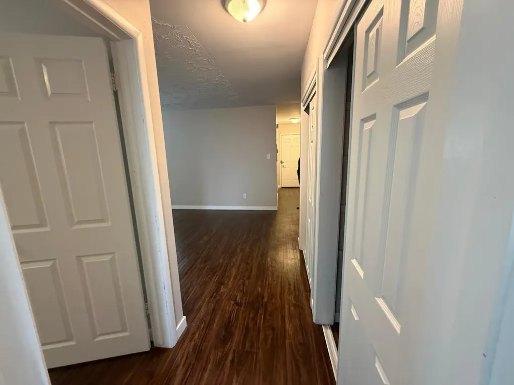 2712/2716 Brentwood Boulevard NW Calgary AB T2L 1J4