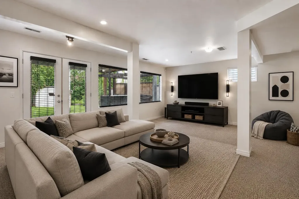 26 Spring Mews SW Calgary AB T3H 3V1
