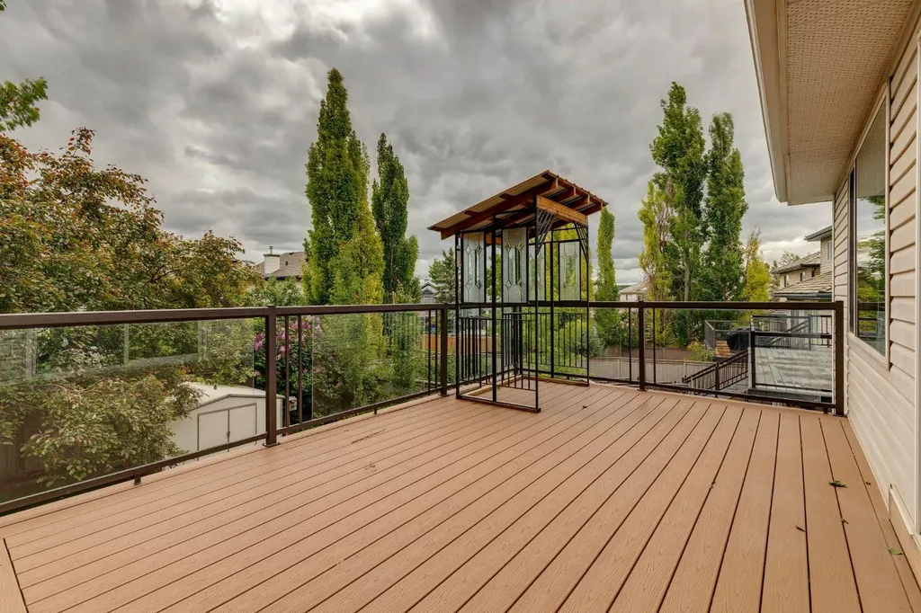 26 Spring Mews SW Calgary AB T3H 3V1