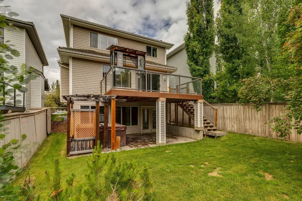 26 Spring Mews SW Calgary AB T3H 3V1