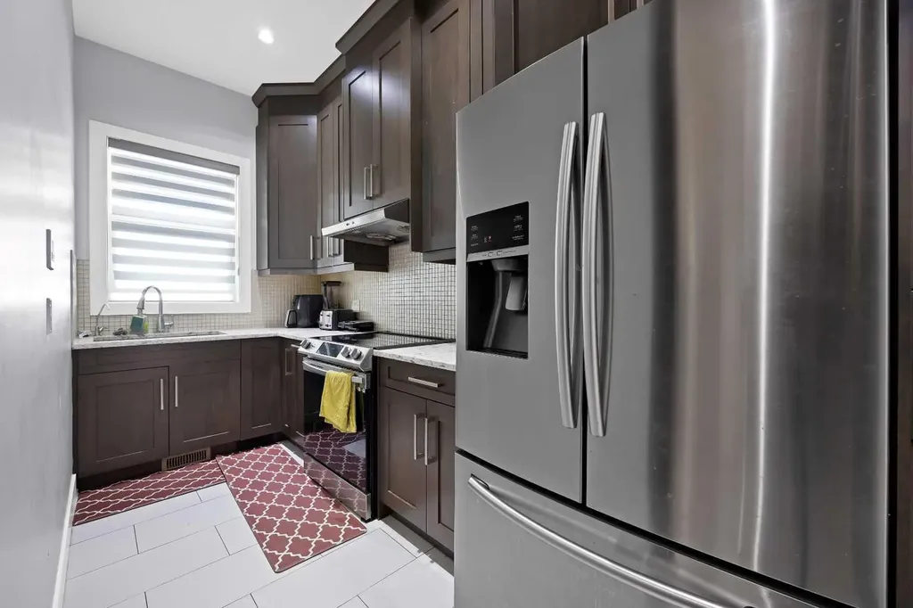 126 Cambridge Park Way Conrich AB T1Z0A2