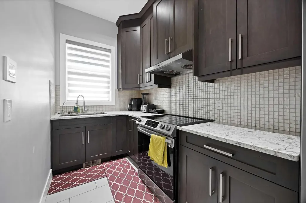 126 Cambridge Park Way Conrich AB T1Z0A2