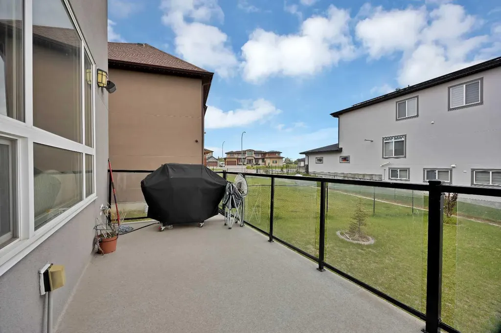 126 Cambridge Park Way Conrich AB T1Z0A2