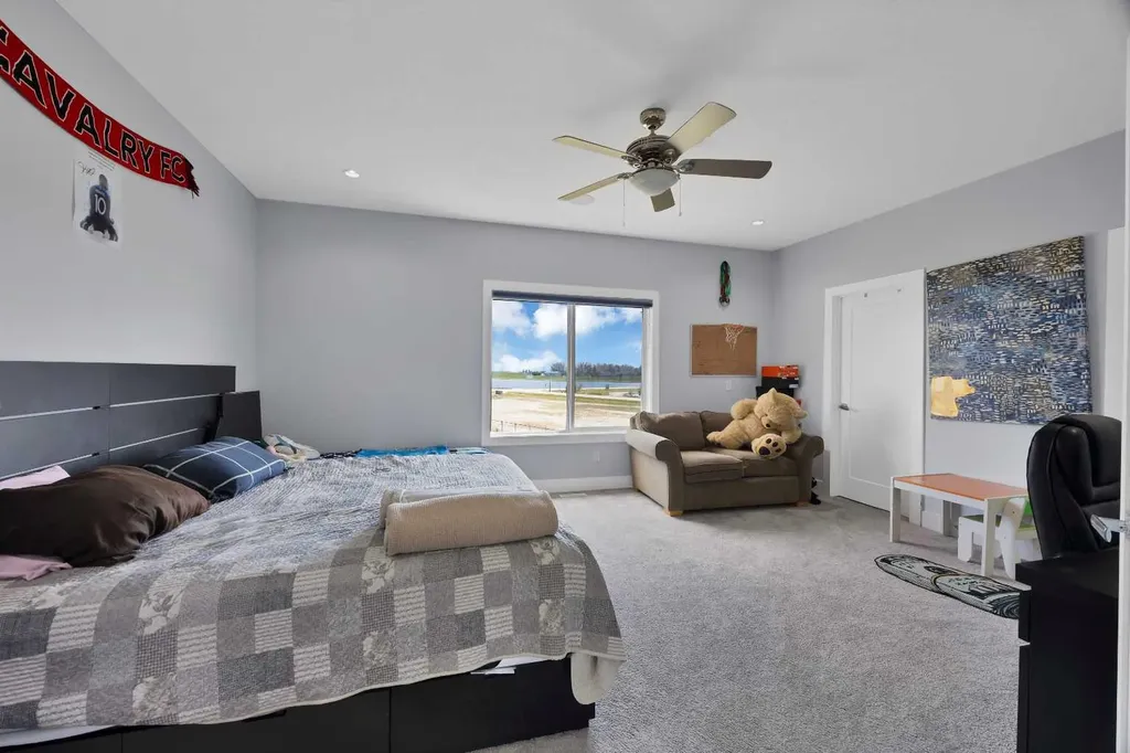 126 Cambridge Park Way Conrich AB T1Z0A2