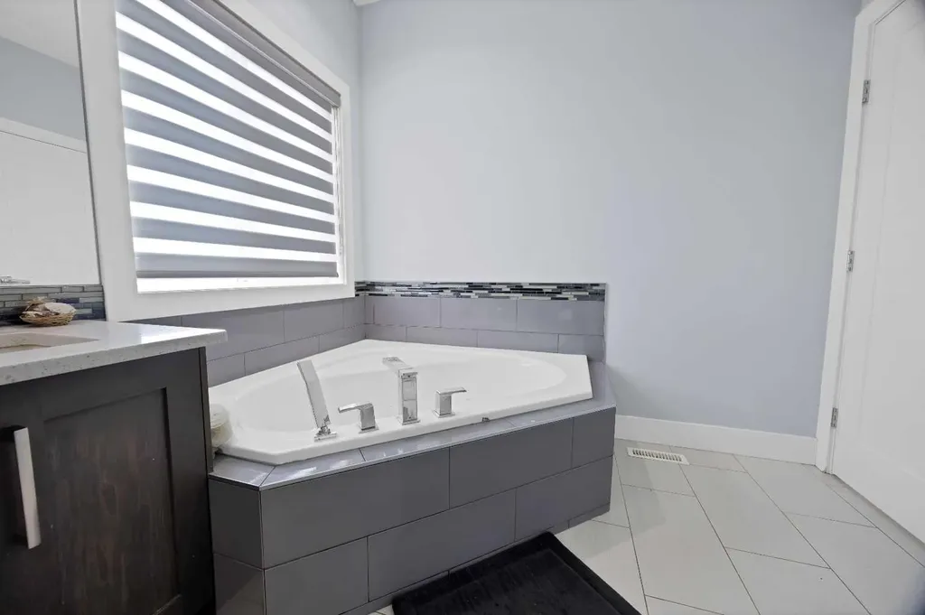 126 Cambridge Park Way Rural Rocky View County AB T1Z0A2