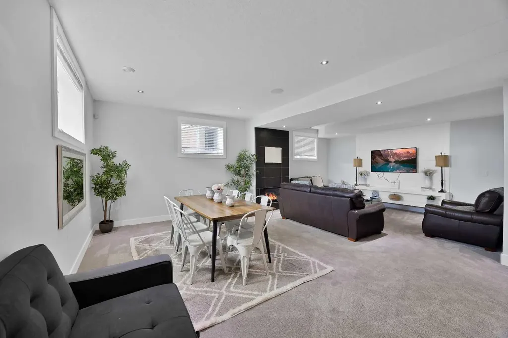 126 Cambridge Park Way Conrich AB T1Z0A2