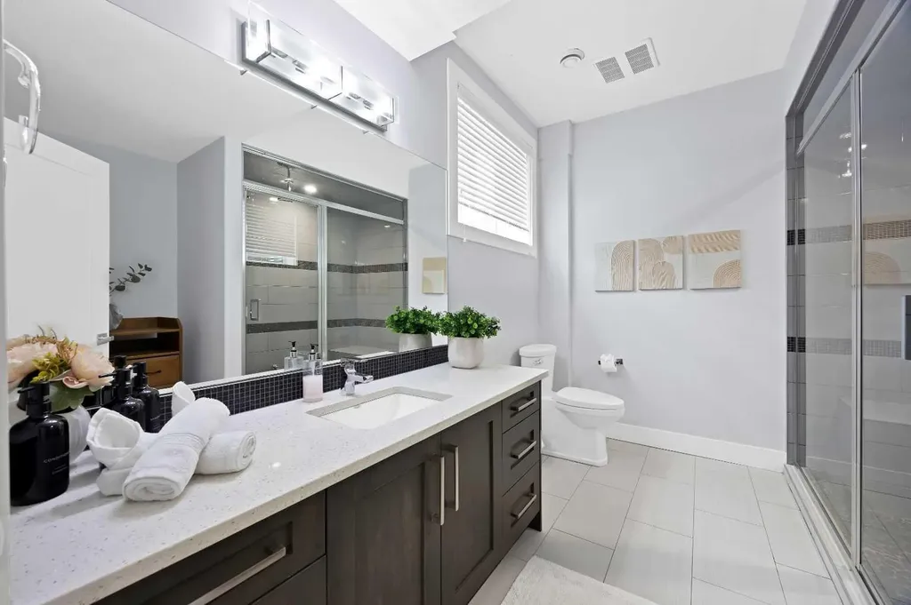 126 Cambridge Park Way Conrich AB T1Z0A2