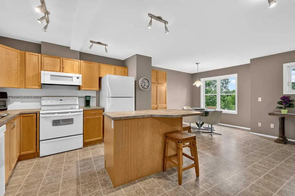 7 Westland Road Okotoks AB T1S 1Z1