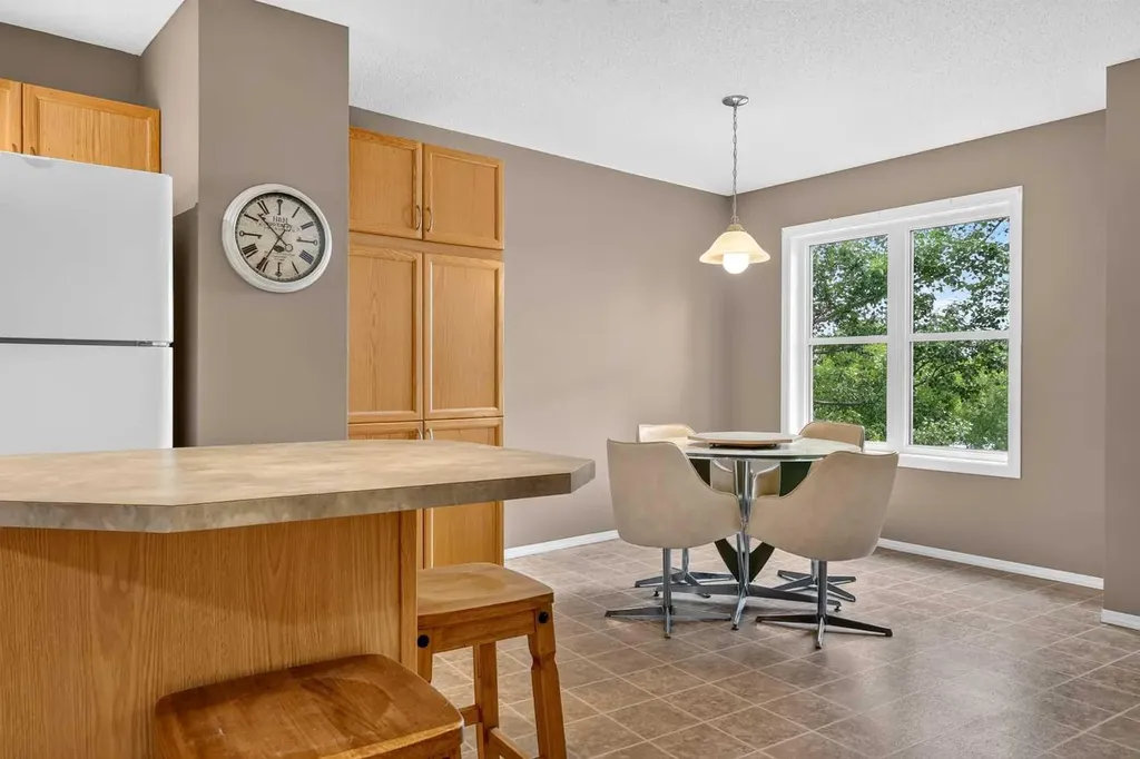 7 Westland Road Okotoks AB T1S 1Z1