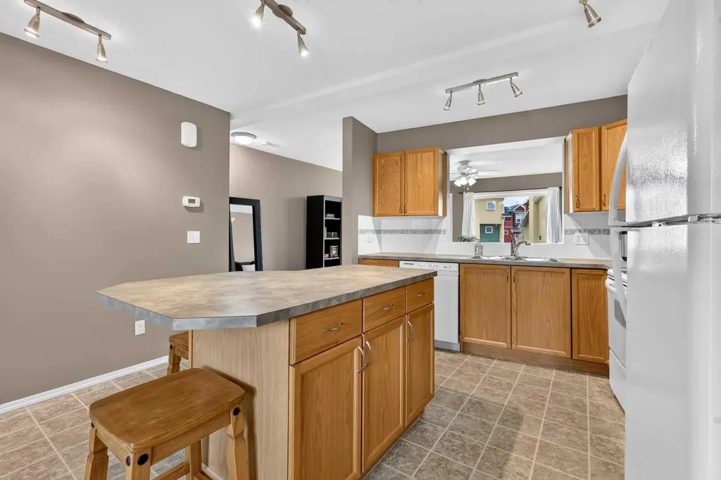 7 Westland Road Okotoks AB T1S 1Z1
