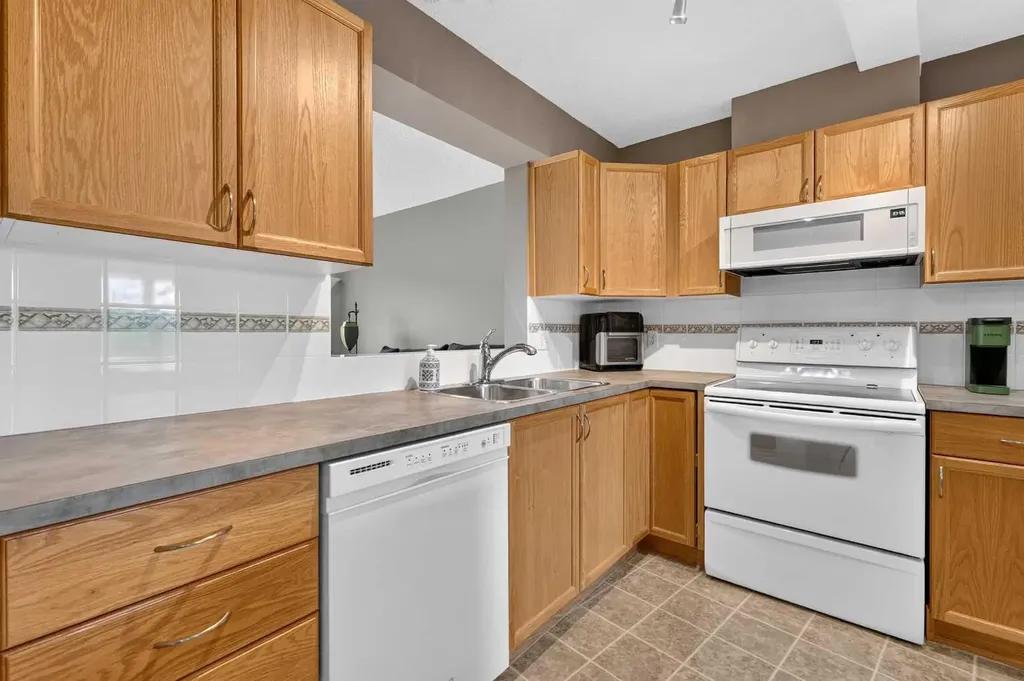 7 Westland Road Okotoks AB T1S 1Z1