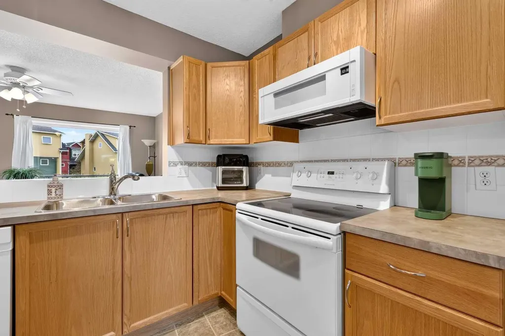 7 Westland Road Okotoks AB T1S 1Z1