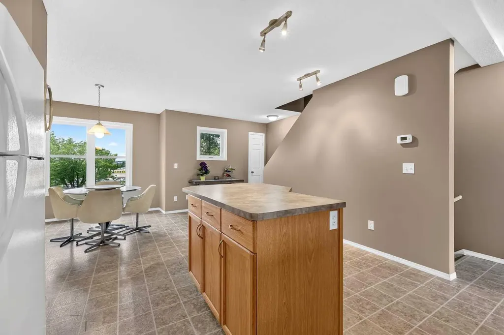 7 Westland Road Okotoks AB T1S 1Z1