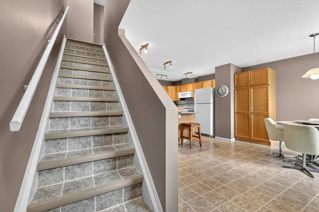 7 Westland Road Okotoks AB T1S 1Z1