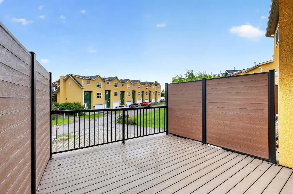 7 Westland Road Okotoks AB T1S 1Z1